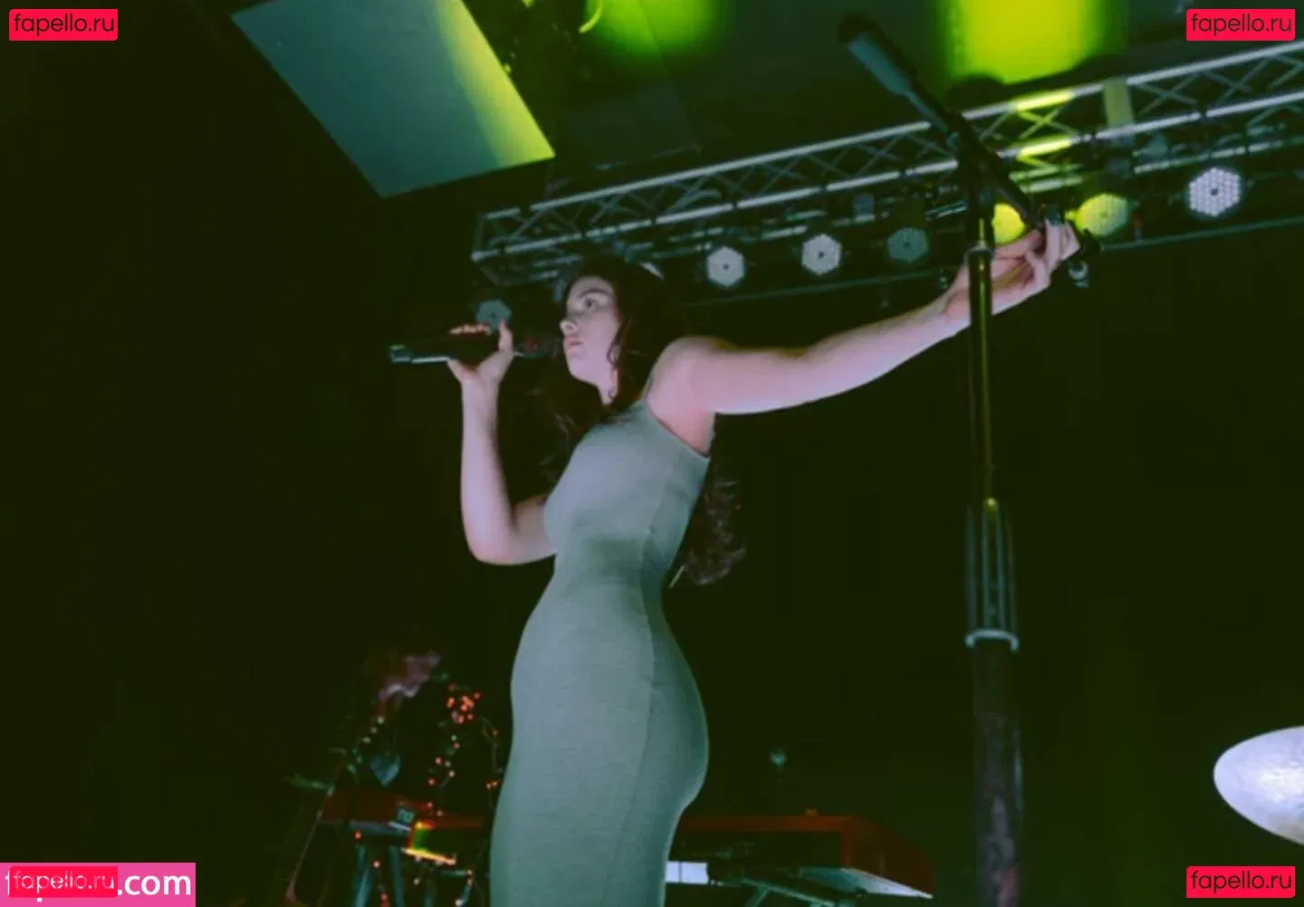 Gracie Abrams Onlyfans Photo Gallery 