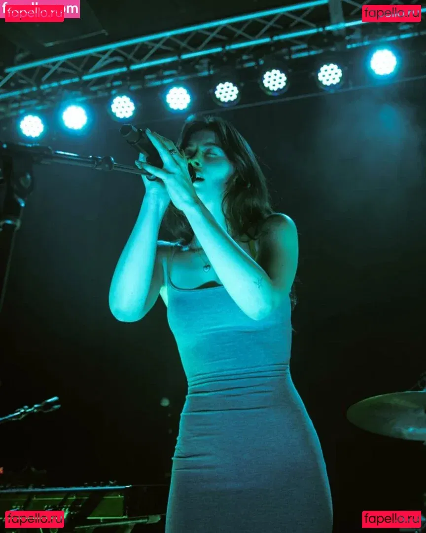 Gracie Abrams Onlyfans Photo Gallery 