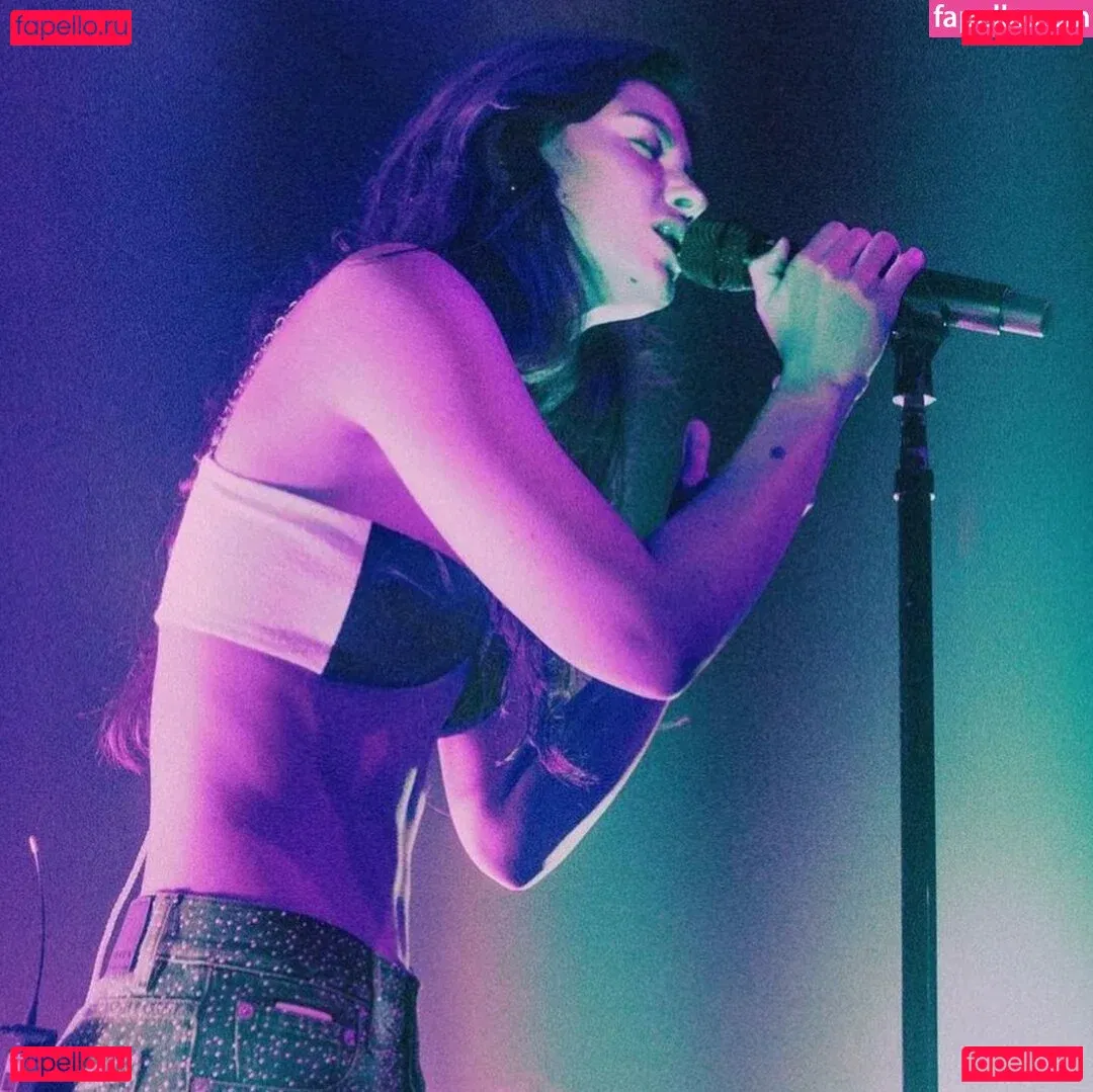 Gracie Abrams Onlyfans Photo Gallery 