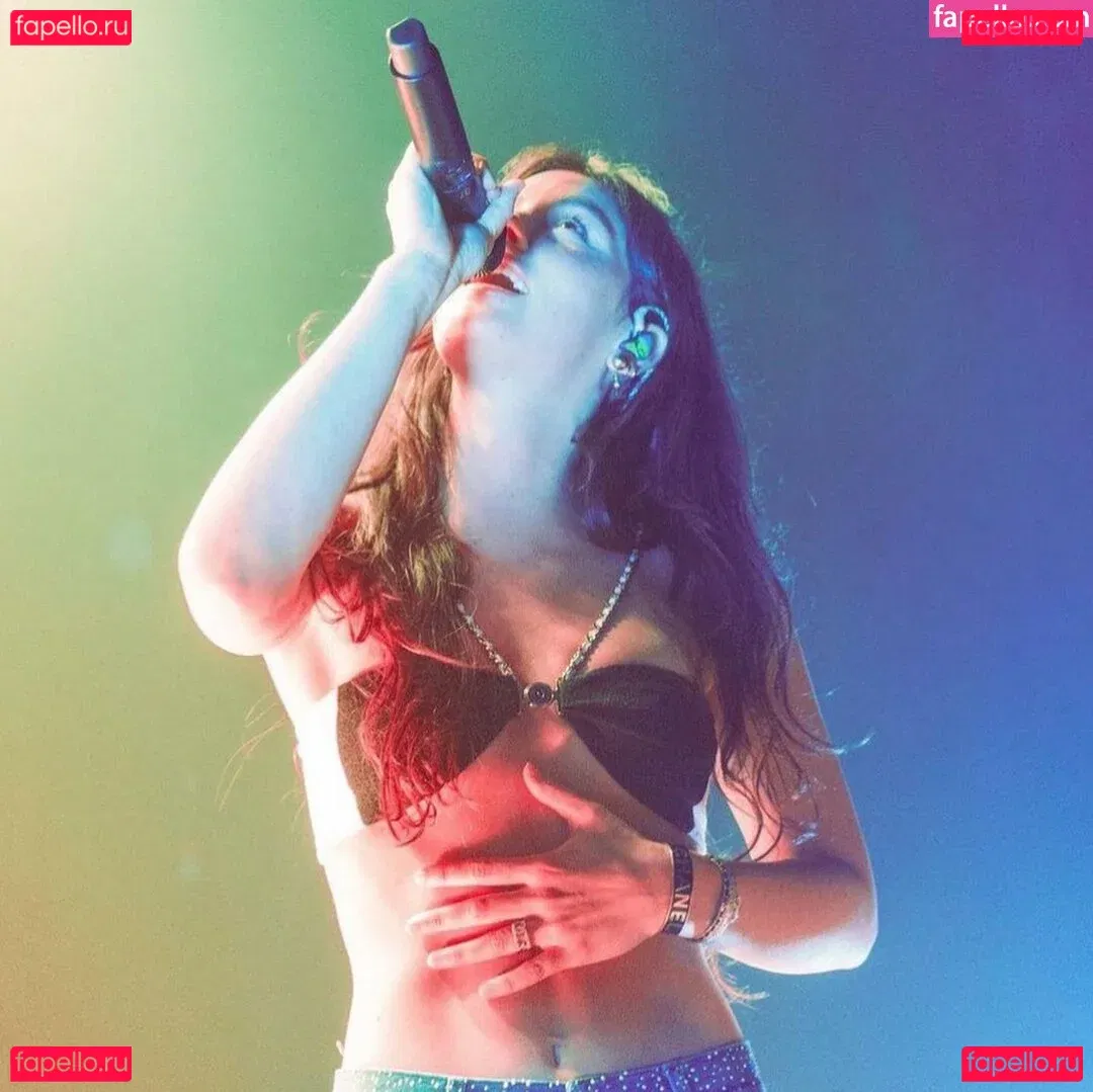 Gracie Abrams Onlyfans Photo Gallery 