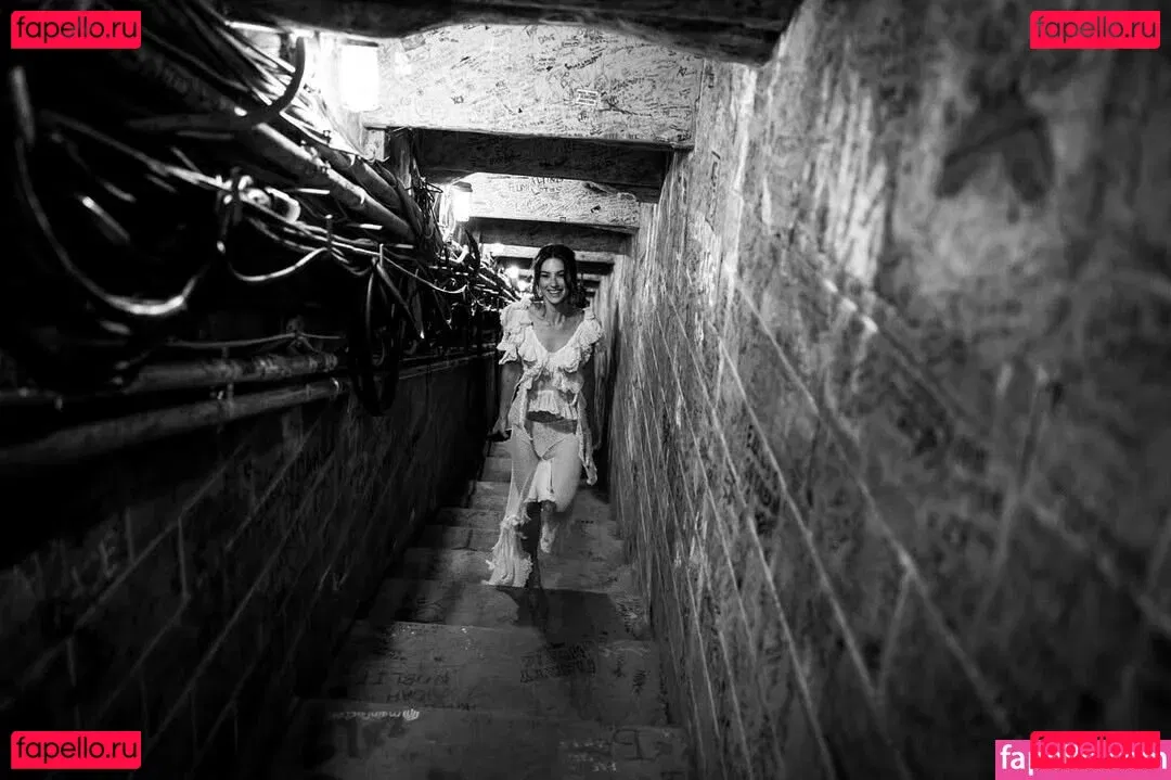 Gracie Abrams Onlyfans Photo Gallery 