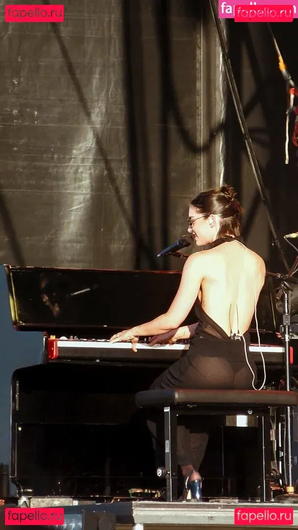 Gracie Abrams Onlyfans Photo Gallery 