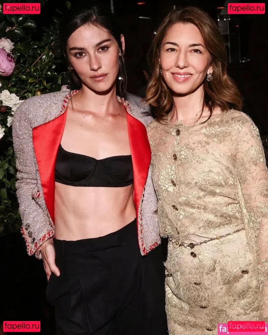 Gracie Abrams Onlyfans Photo Gallery 