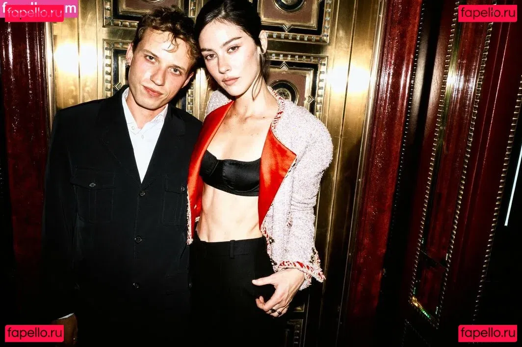 Gracie Abrams Onlyfans Photo Gallery 