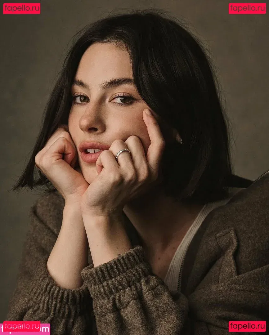 Gracie Abrams Onlyfans Photo Gallery 