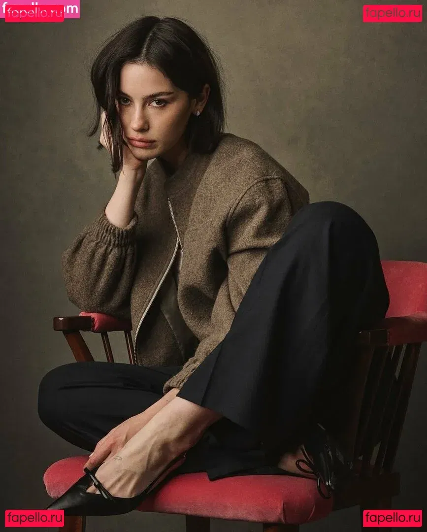 Gracie Abrams Onlyfans Photo Gallery 