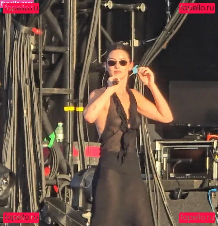 Gracie Abrams Onlyfans Photo Gallery 