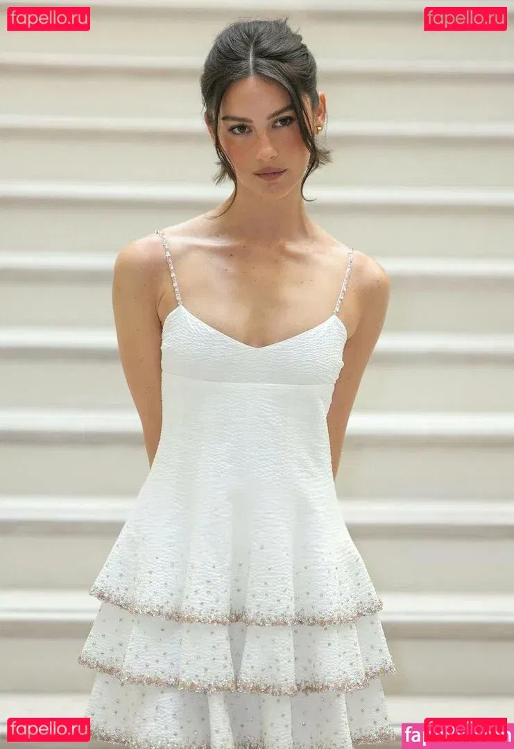 Gracie Abrams Onlyfans Photo Gallery 