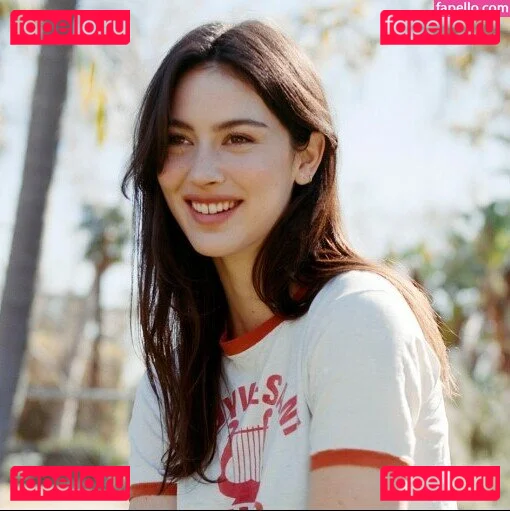 Gracie Abrams Onlyfans Photo Gallery 