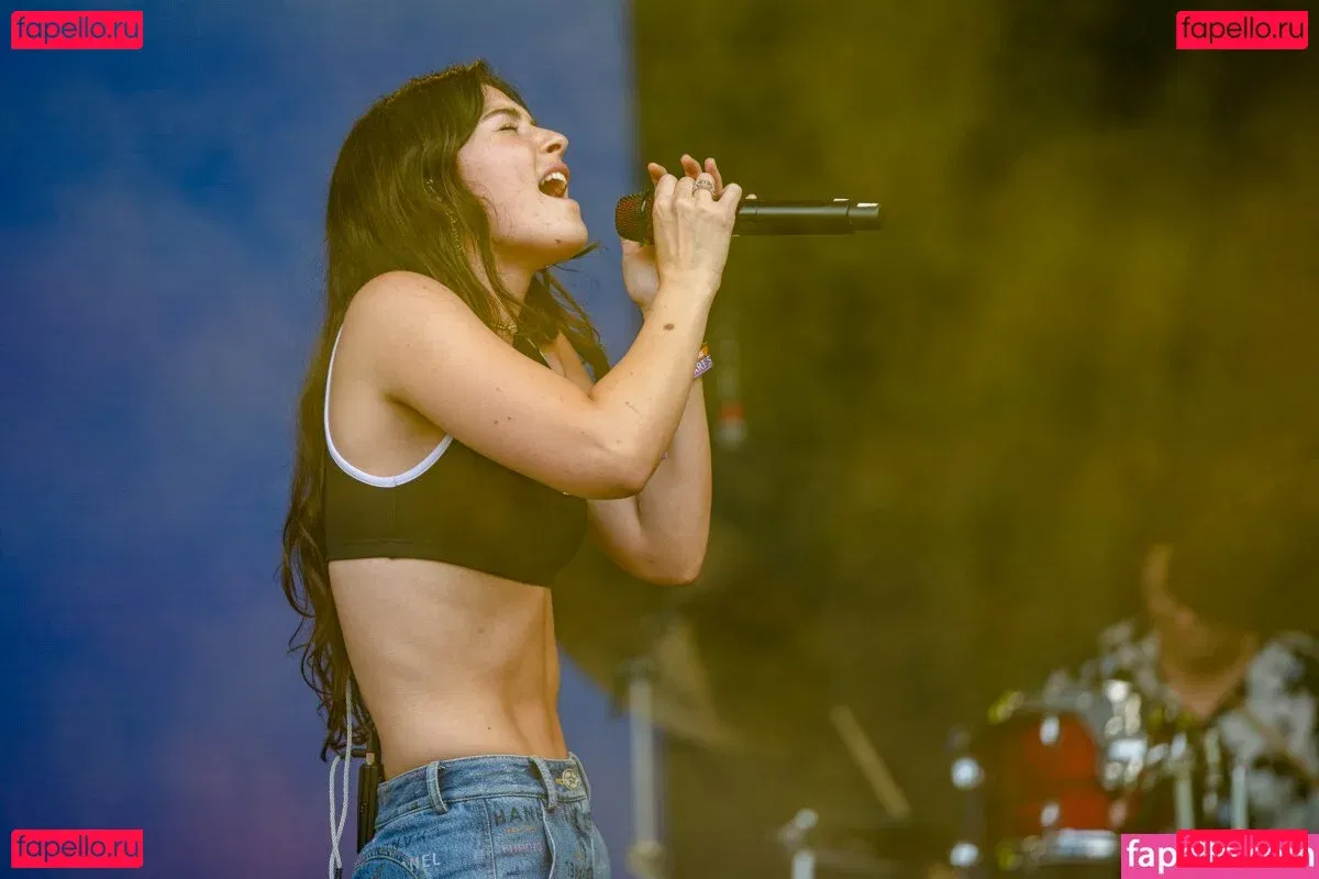 Gracie Abrams Onlyfans Photo Gallery 