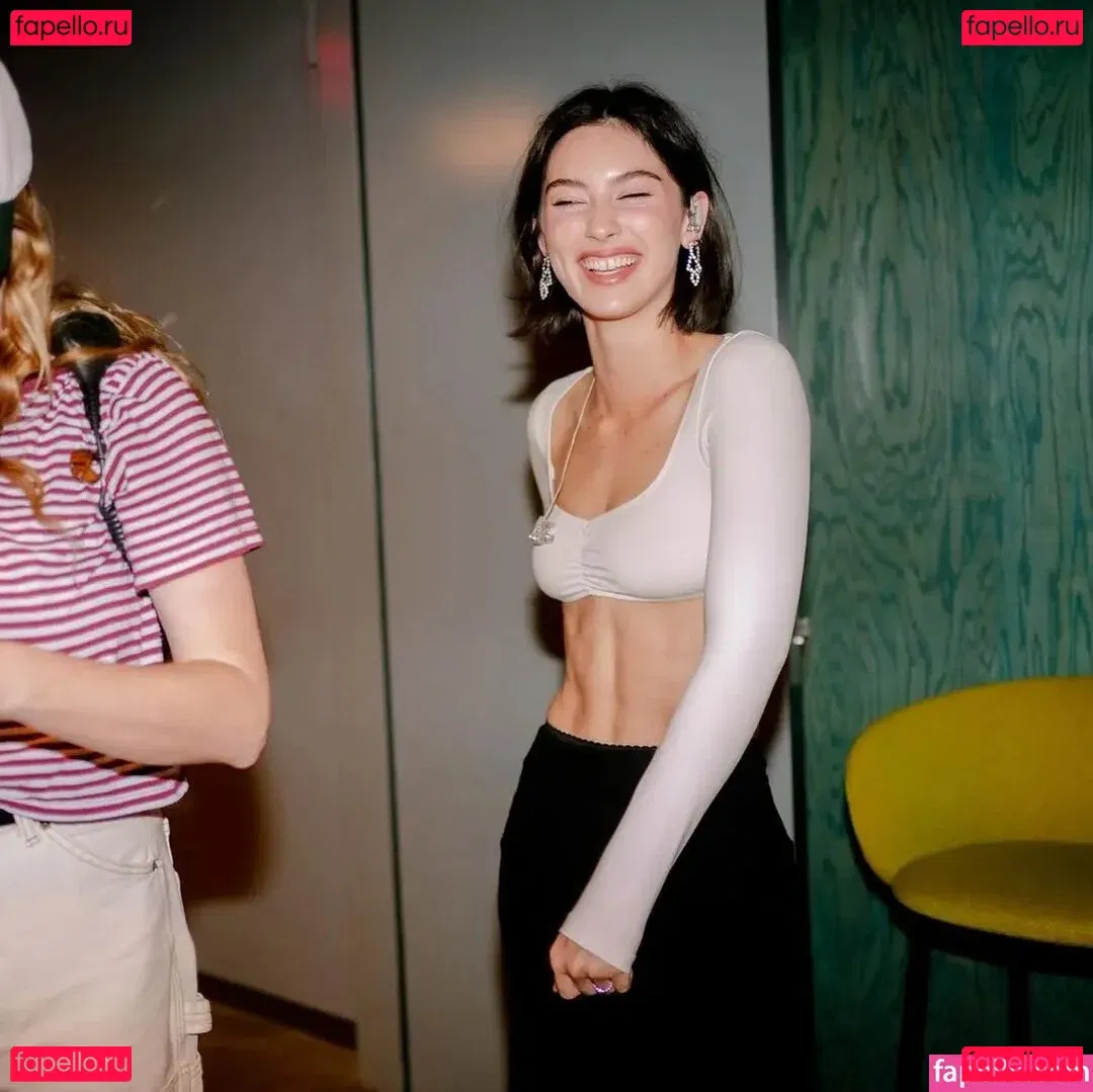 Gracie Abrams Onlyfans Photo Gallery 