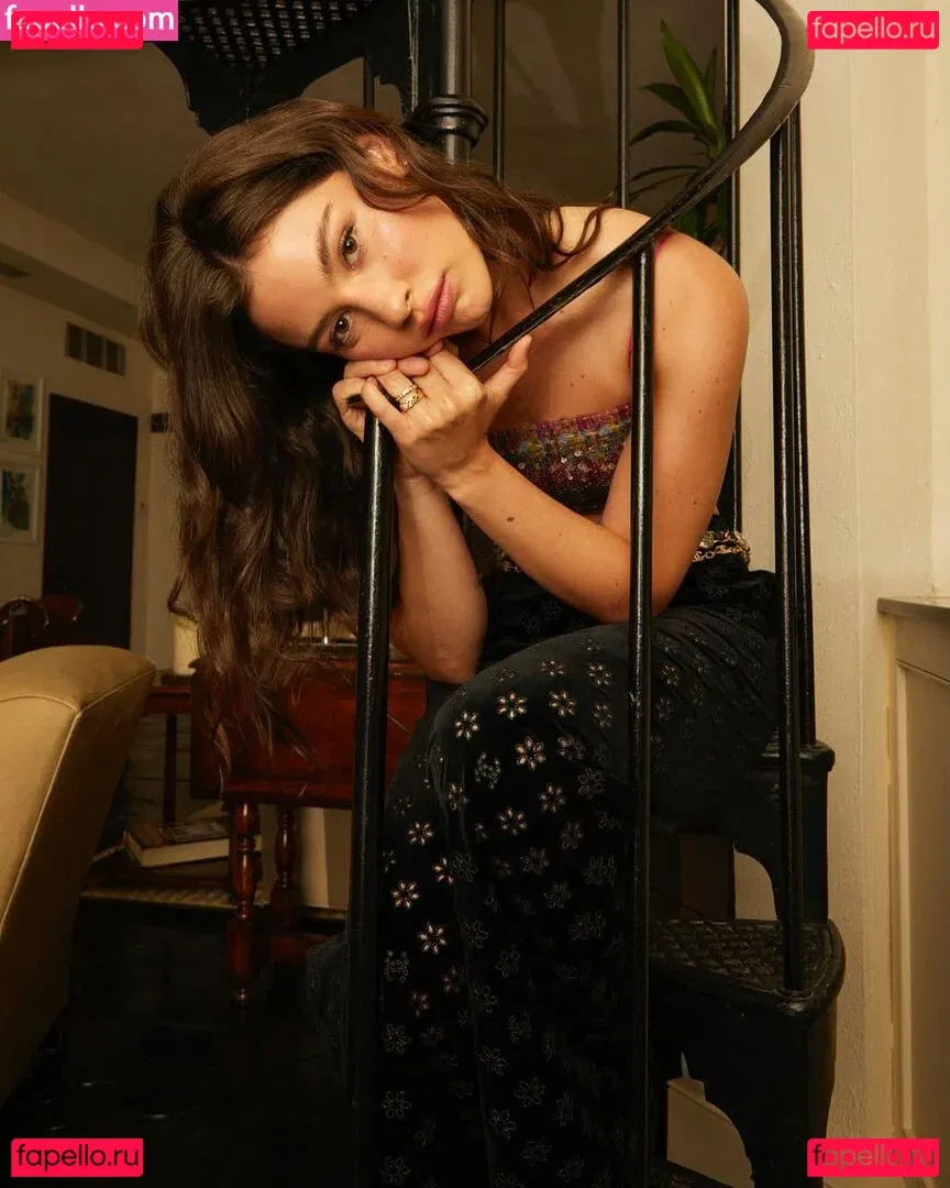 Gracie Abrams Onlyfans Photo Gallery 