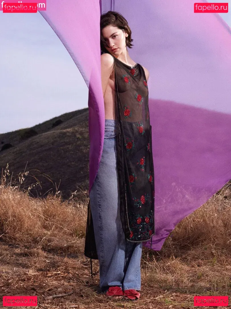 Gracie Abrams Onlyfans Photo Gallery 