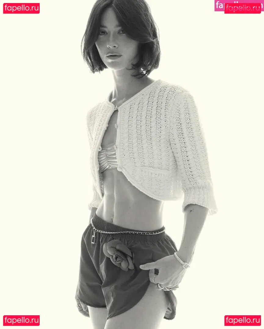 Gracie Abrams Onlyfans Photo Gallery 