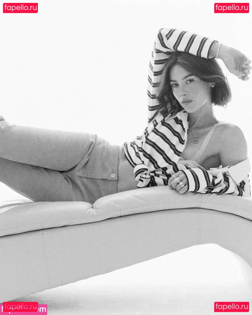 Gracie Abrams Onlyfans Photo Gallery 