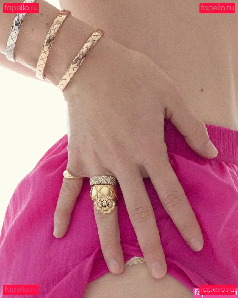 Gracie Abrams Onlyfans Photo Gallery 