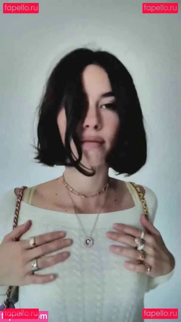 Gracie Abrams Onlyfans Photo Gallery 