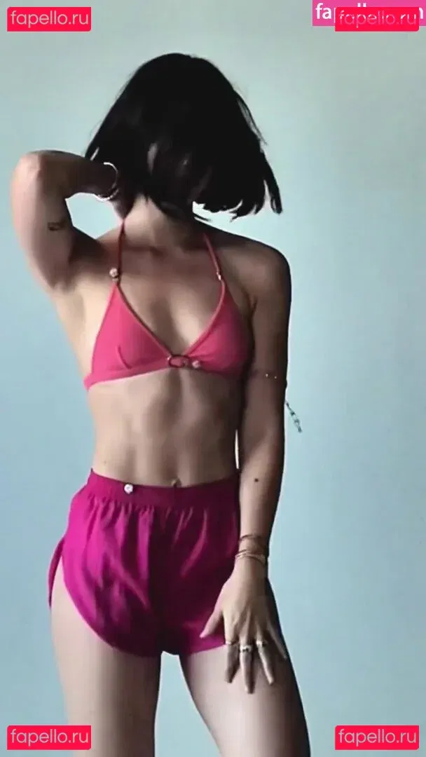 Gracie Abrams Onlyfans Photo Gallery 