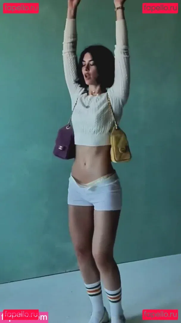 Gracie Abrams Onlyfans Photo Gallery 