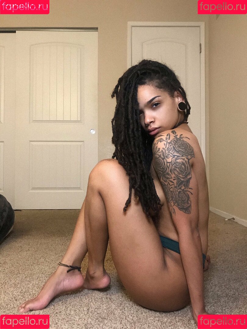 Feistybadazz Onlyfans Photo Gallery 