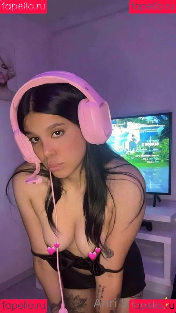 ariristorm Onlyfans Photo Gallery 
