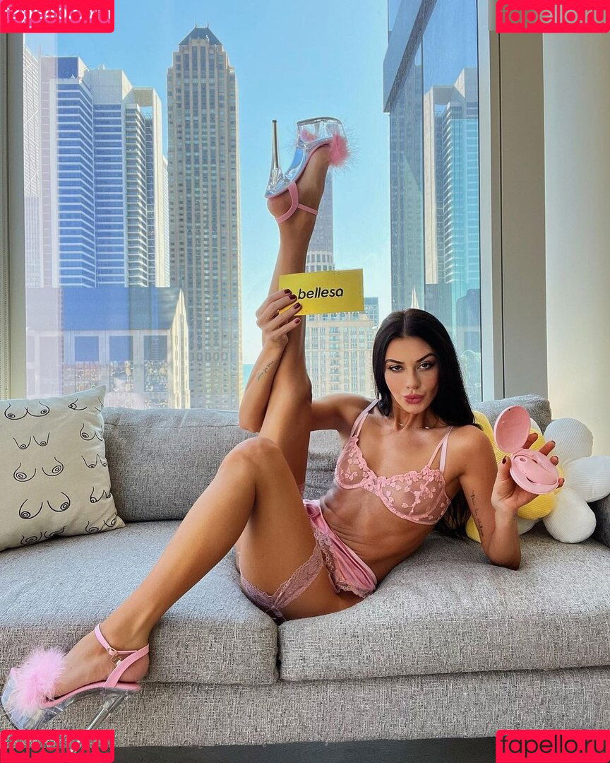 Zoe Roe Onlyfans Photo Gallery 