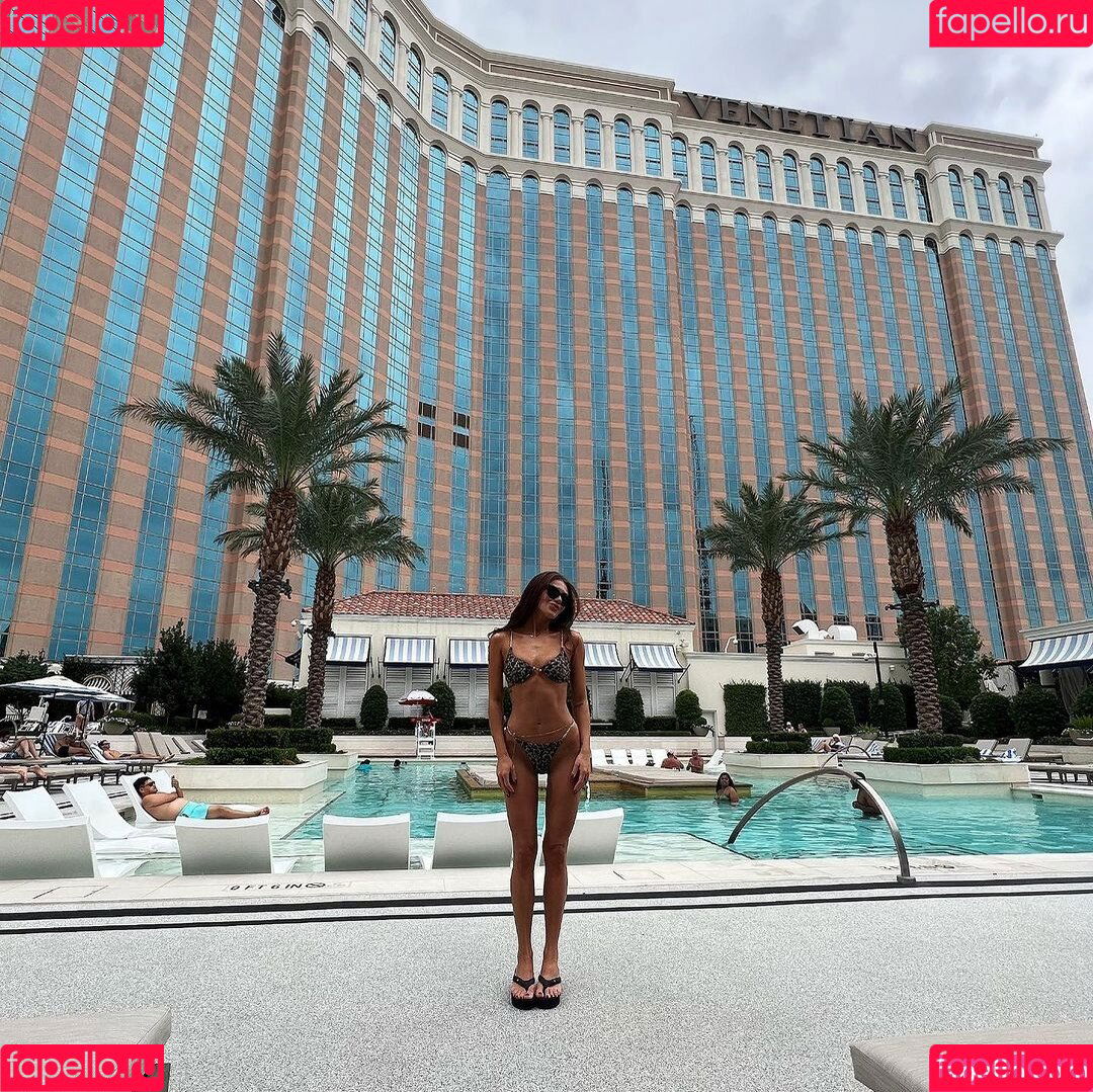 Zoe Roe Onlyfans Photo Gallery 