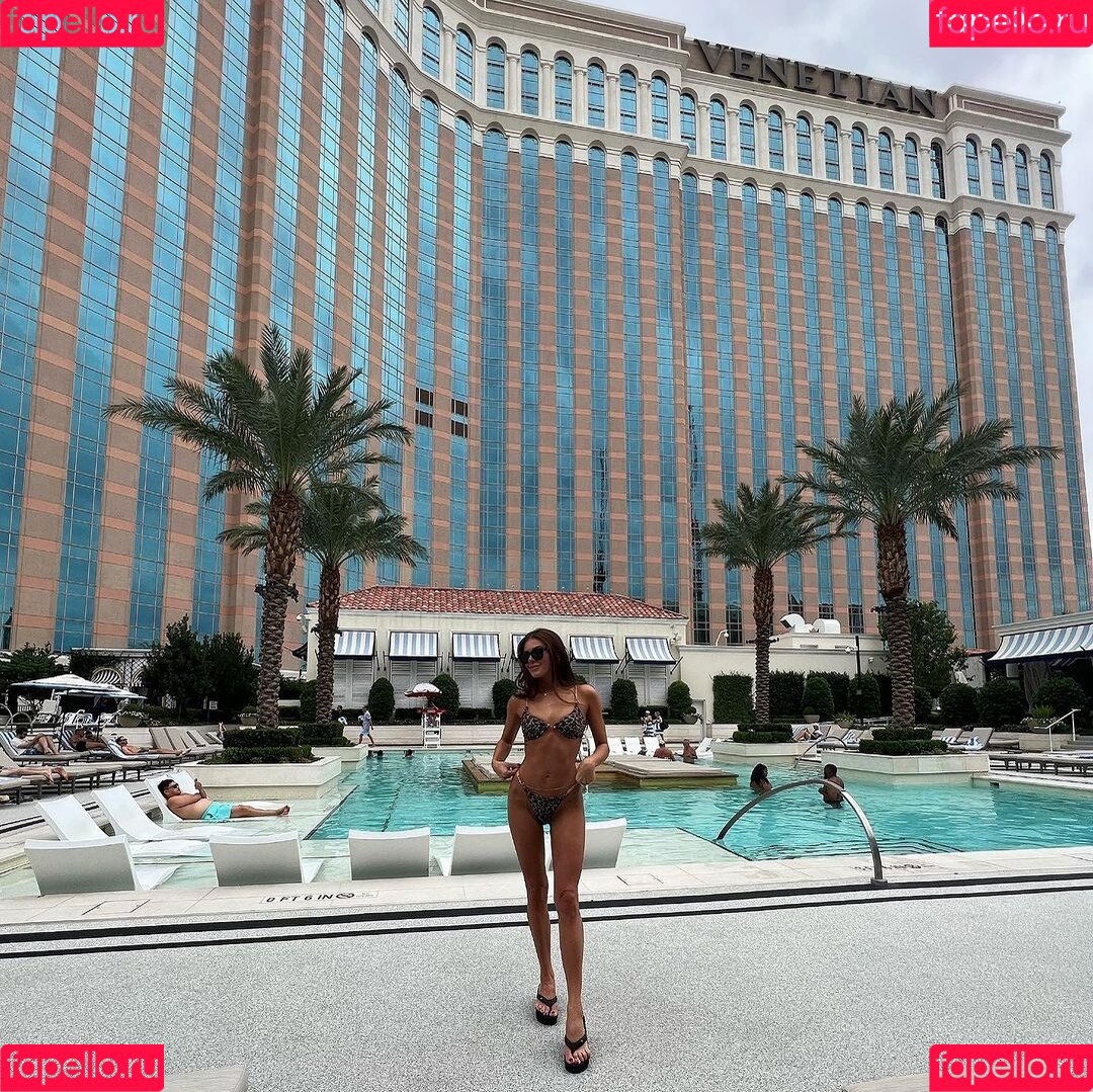 Zoe Roe Onlyfans Photo Gallery 