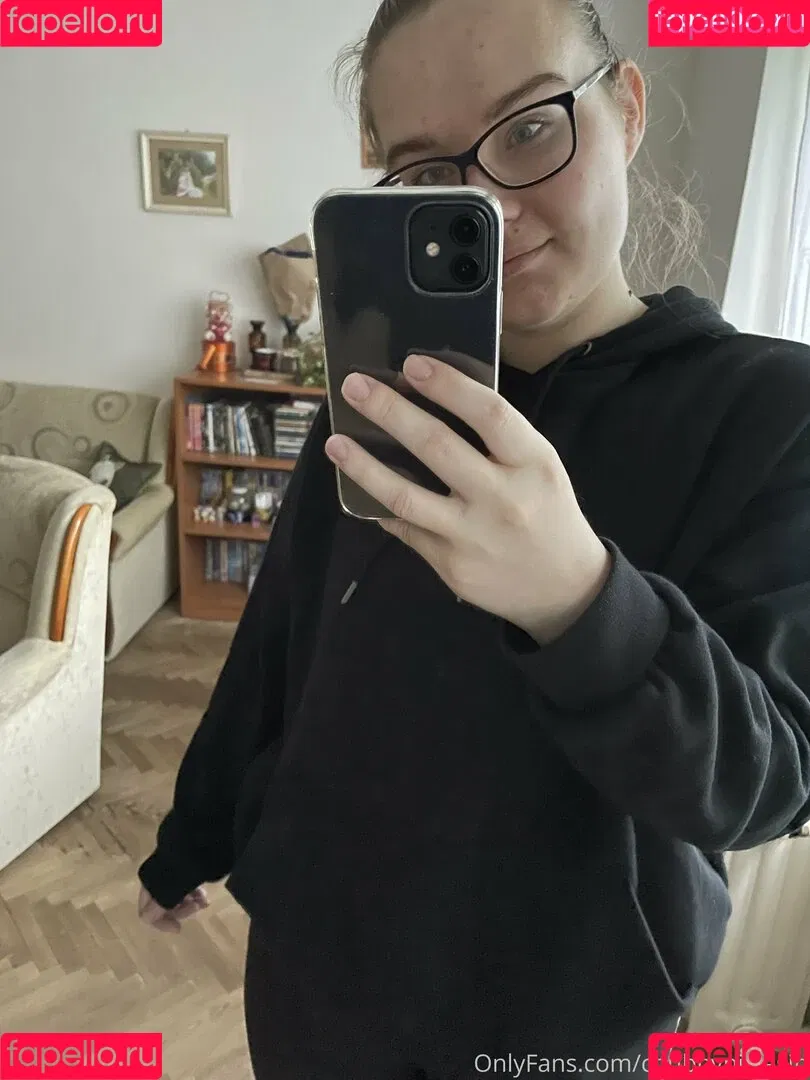 chubbynixiesin Onlyfans Photo Gallery 