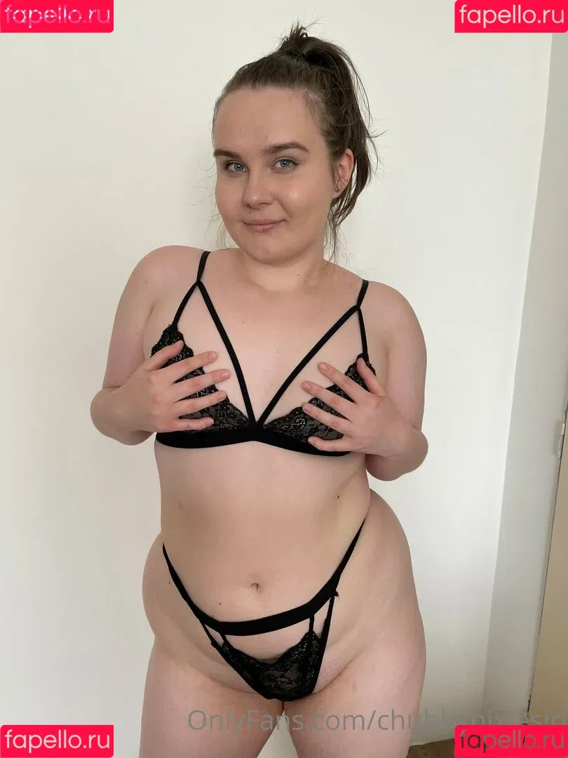 chubbynixiesin Onlyfans Photo Gallery 