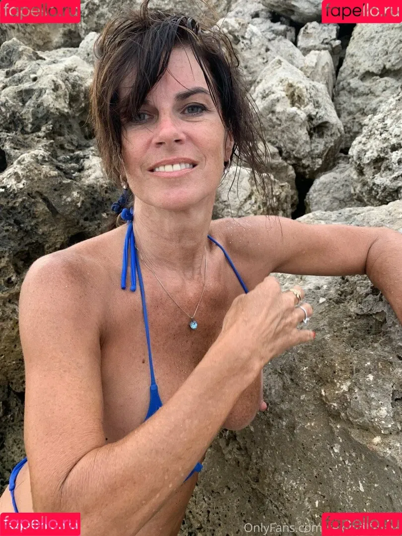 Mary Burke Onlyfans Photo Gallery 