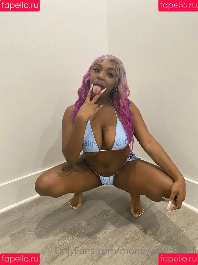 moneyworldkardi Onlyfans Photo Gallery 