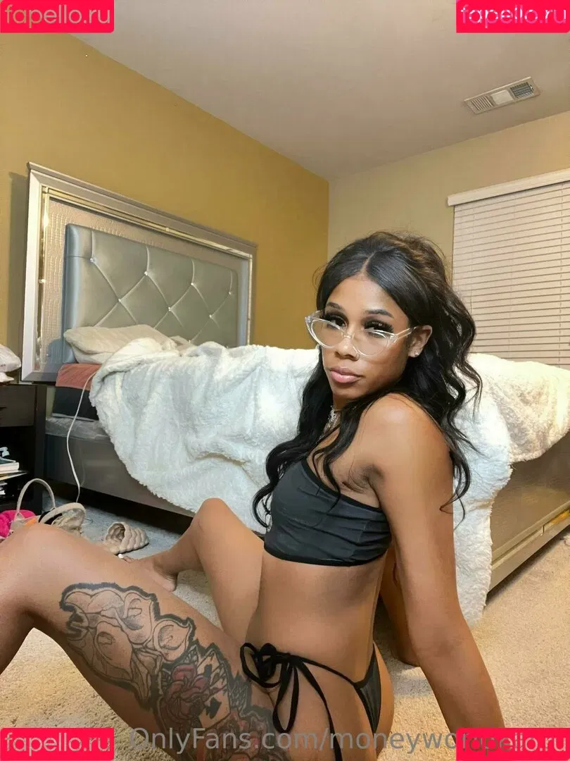 moneyworldkardi Onlyfans Photo Gallery 