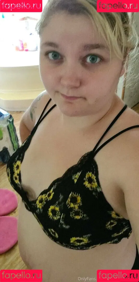 katiebugkitty122 Onlyfans Photo Gallery 