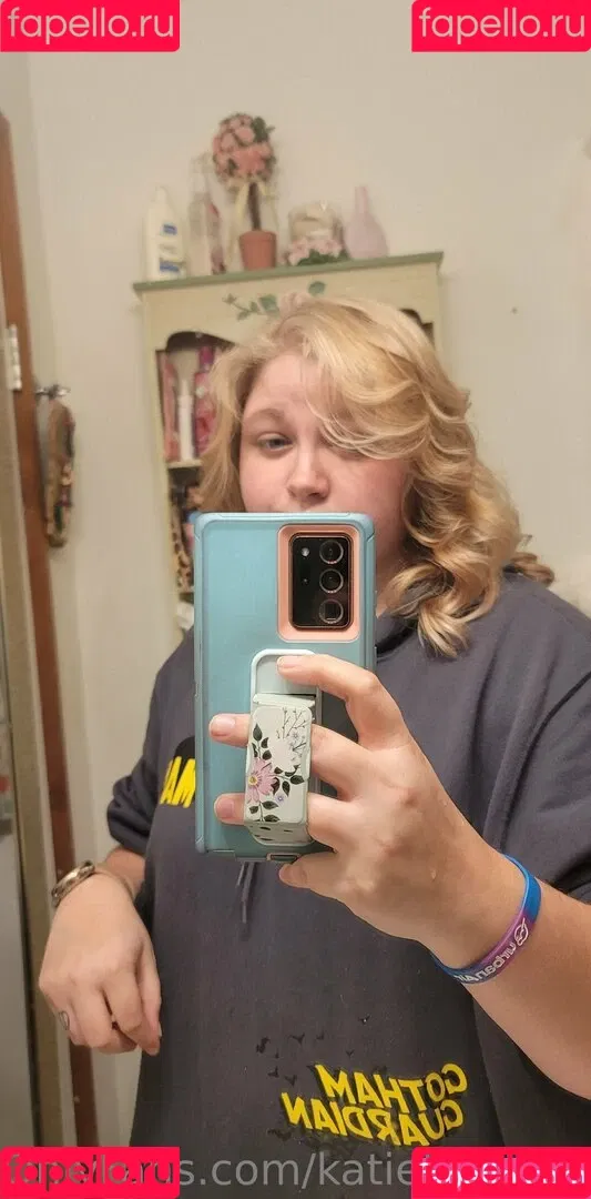 katiebugkitty122 Onlyfans Photo Gallery 