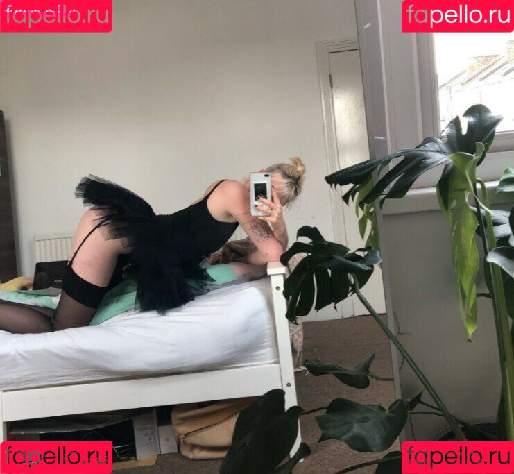 Kara Moon Onlyfans Photo Gallery 