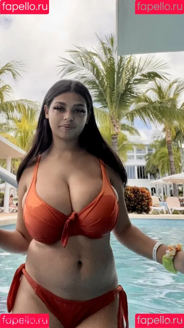 Summer T Onlyfans Photo Gallery 