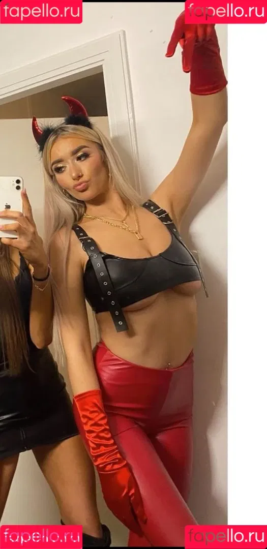 Erin Lally Onlyfans Photo Gallery 