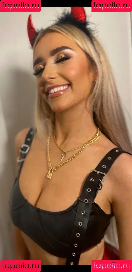 Erin Lally Onlyfans Photo Gallery 