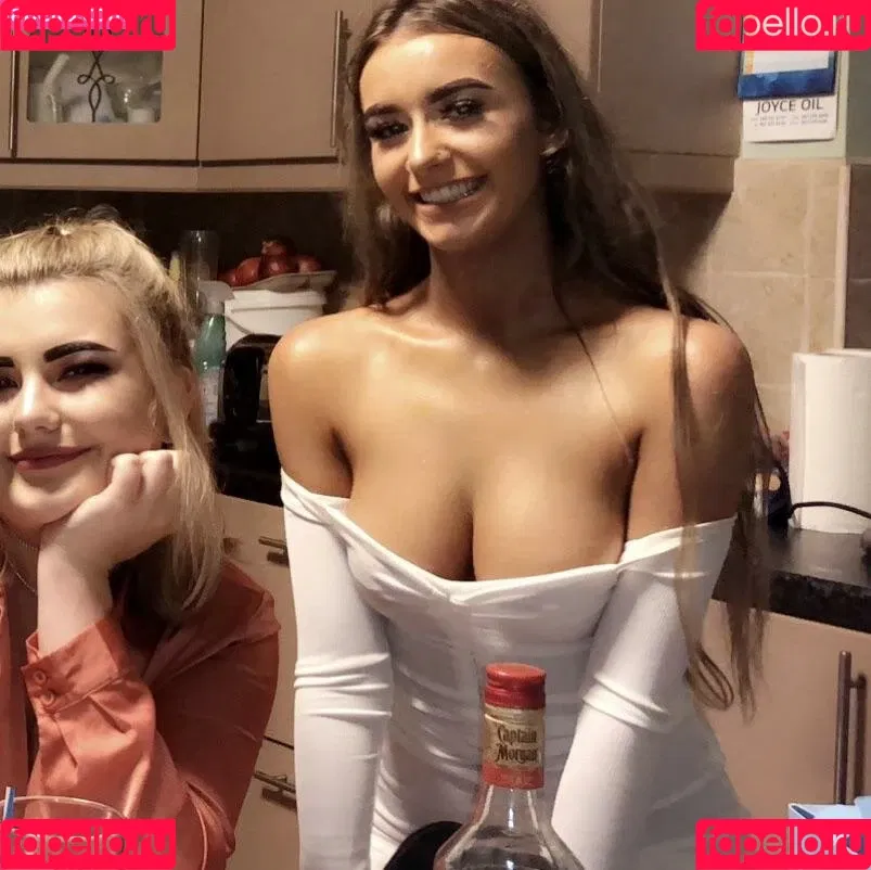 Erin Lally Onlyfans Photo Gallery 