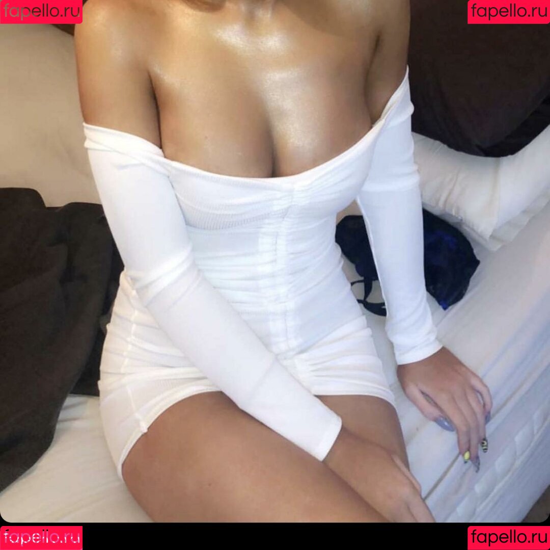 Erin Lally Onlyfans Photo Gallery 