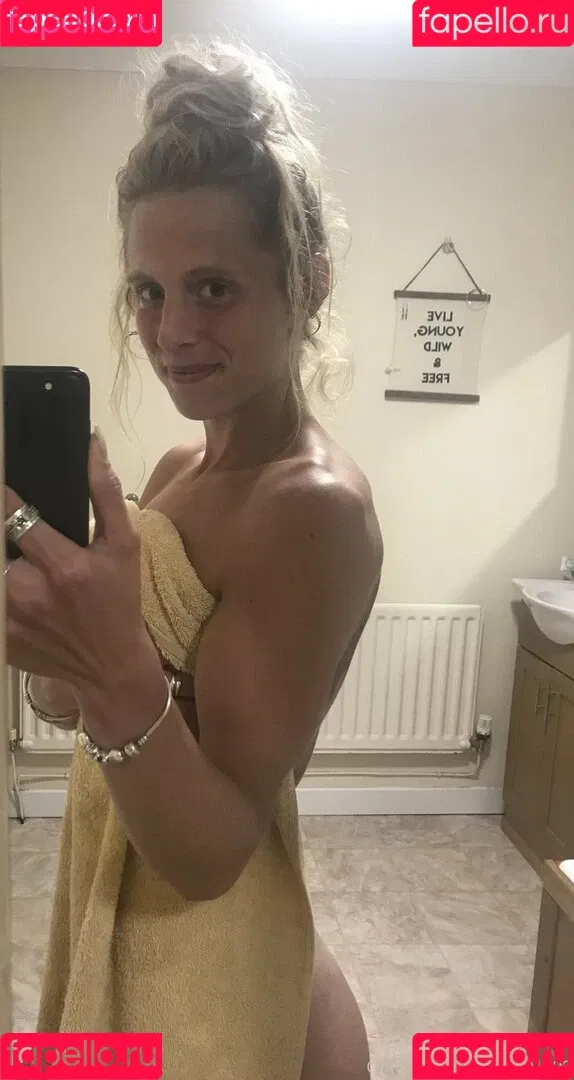hornycavegirl Onlyfans Photo Gallery 