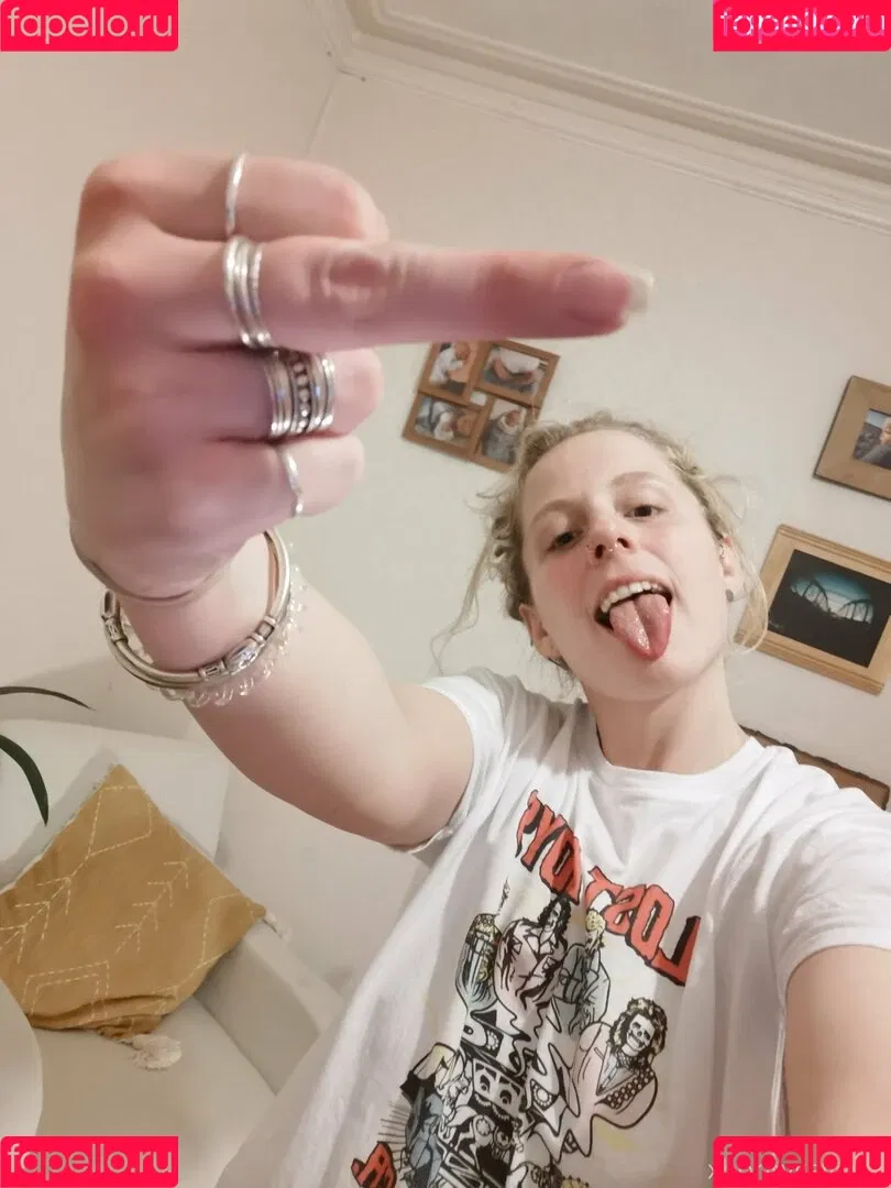 hornycavegirl Onlyfans Photo Gallery 
