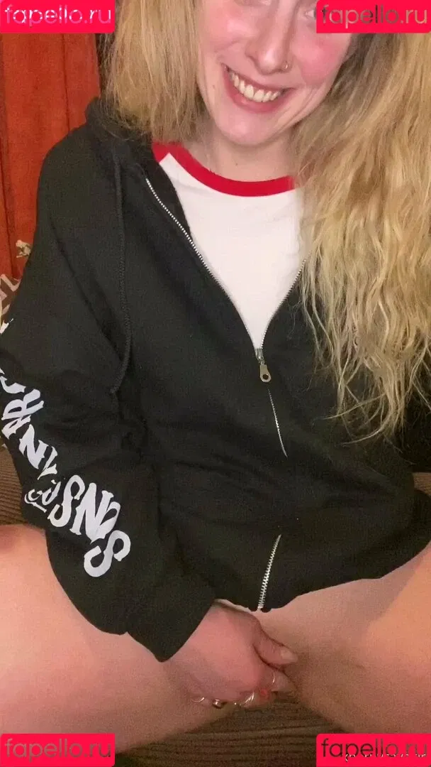 hornycavegirl Onlyfans Photo Gallery 