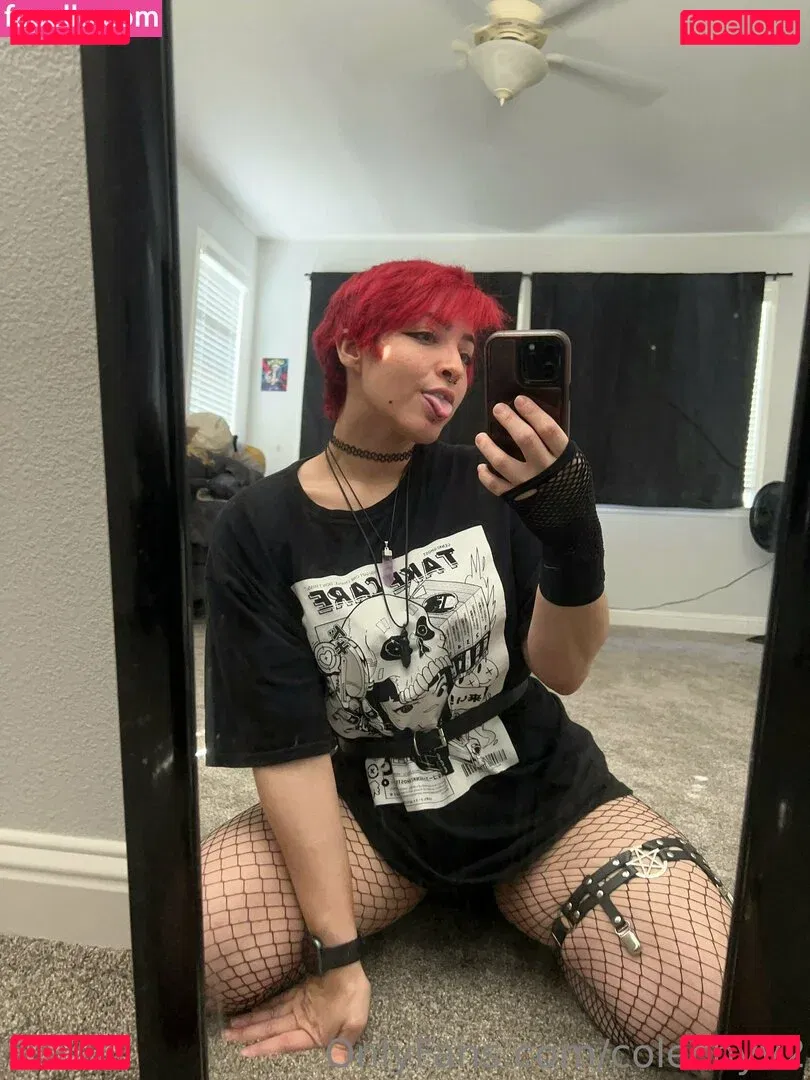 colechyv2 Onlyfans Photo Gallery 