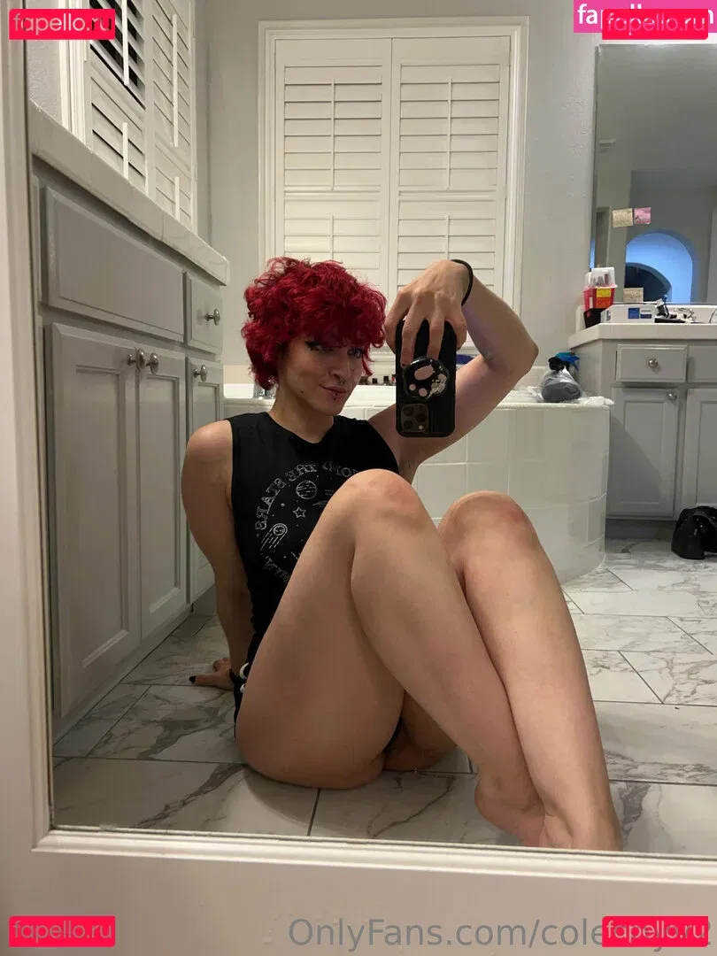 colechyv2 Onlyfans Photo Gallery 