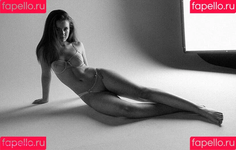 bailleulagathe Onlyfans Photo Gallery 