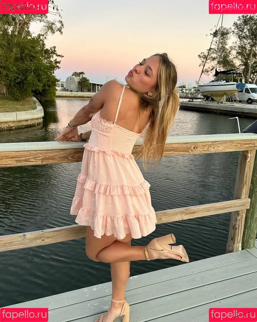 Isabella DuCharme Onlyfans Photo Gallery 