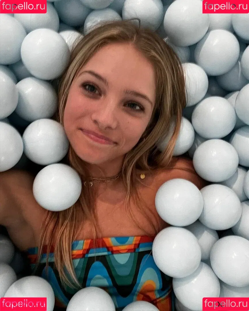 Isabella DuCharme Onlyfans Photo Gallery 