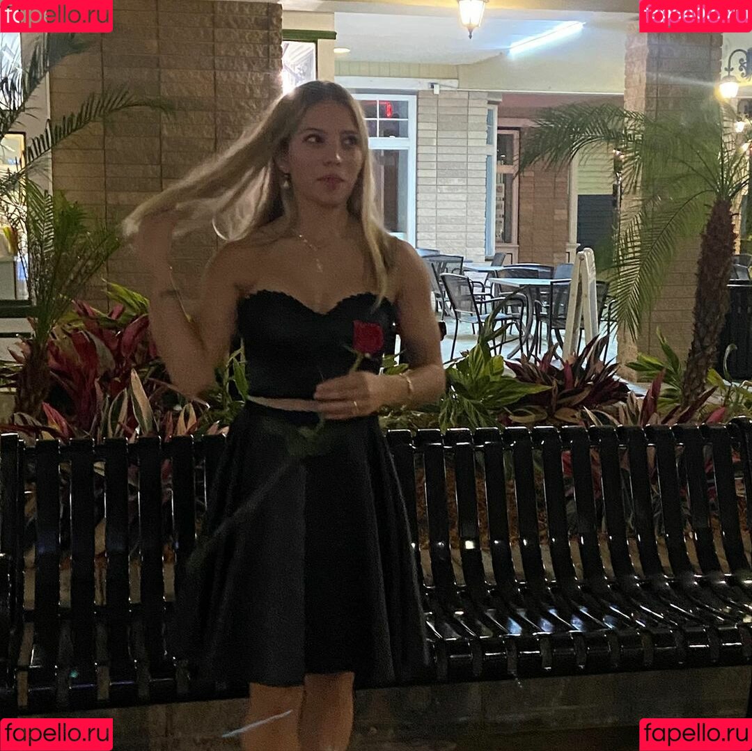 Isabella DuCharme Nude Onlyfans Photo 3
